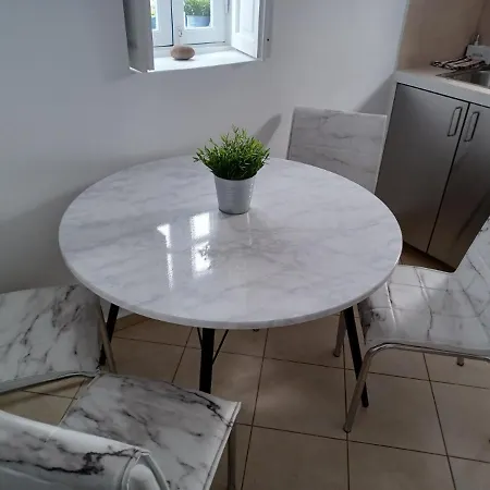 Top Apartment